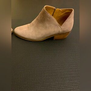 Lucky Brand Suede booties. Size 8